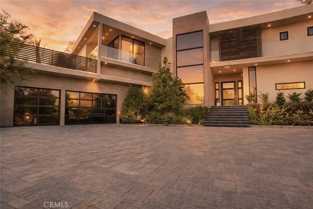 19333 Rosita Street, Tarzana, CA — listing photo 1