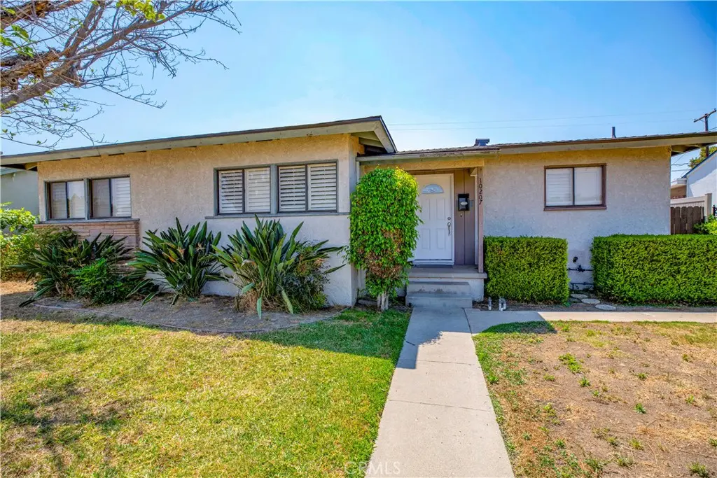 10207 Collett Ave, North Hills, CA — listing photo 1
