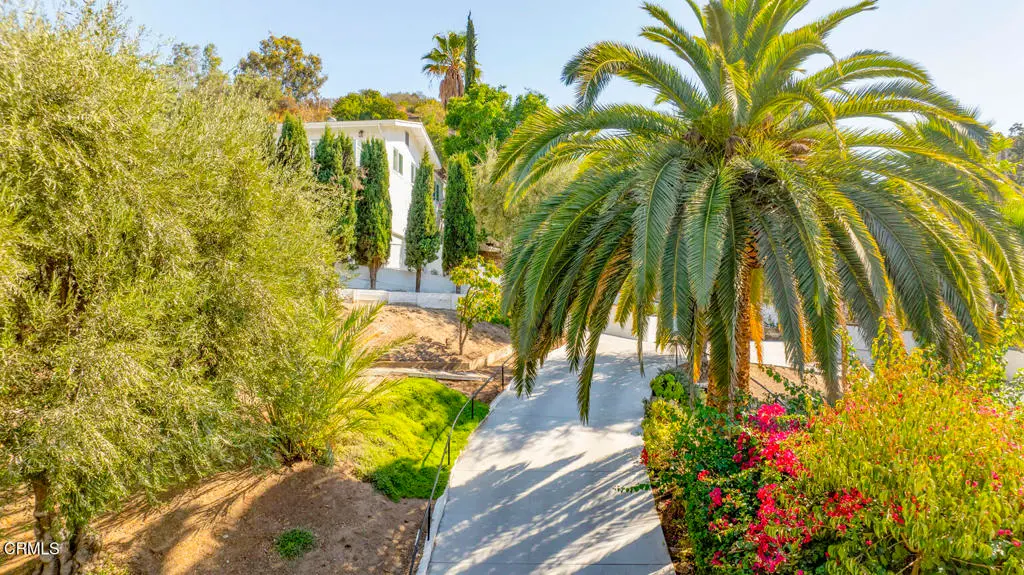 10272 Willow Springs Lane, Sunland, CA — listing photo 1