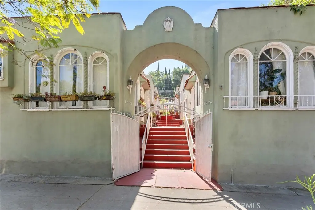Apartment for sale at 1536 Silver Lake, Los Angeles, CA