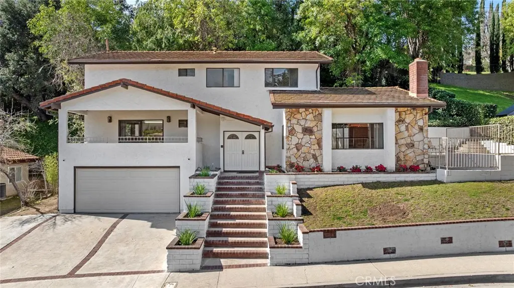 Single Family Residence for rent at 1321 Greenbriar Road, Glendale, CA featuring 4 beds and 4 baths