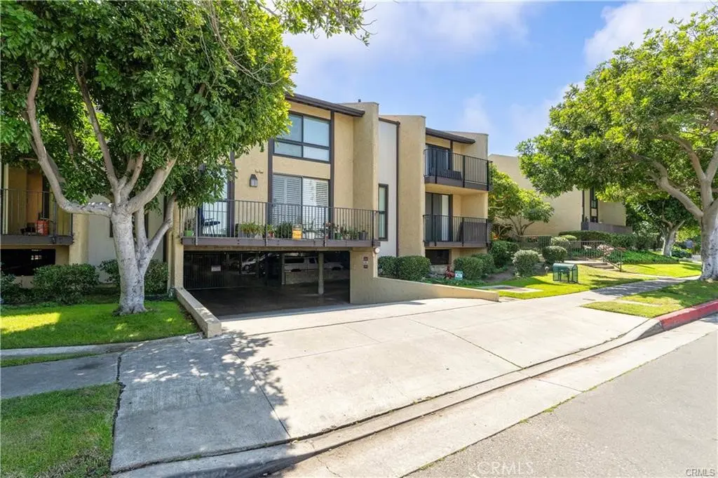 Condominium for sale at 3520 Maricopa Street 16, Torrance, CA featuring 2 beds and 3 baths
