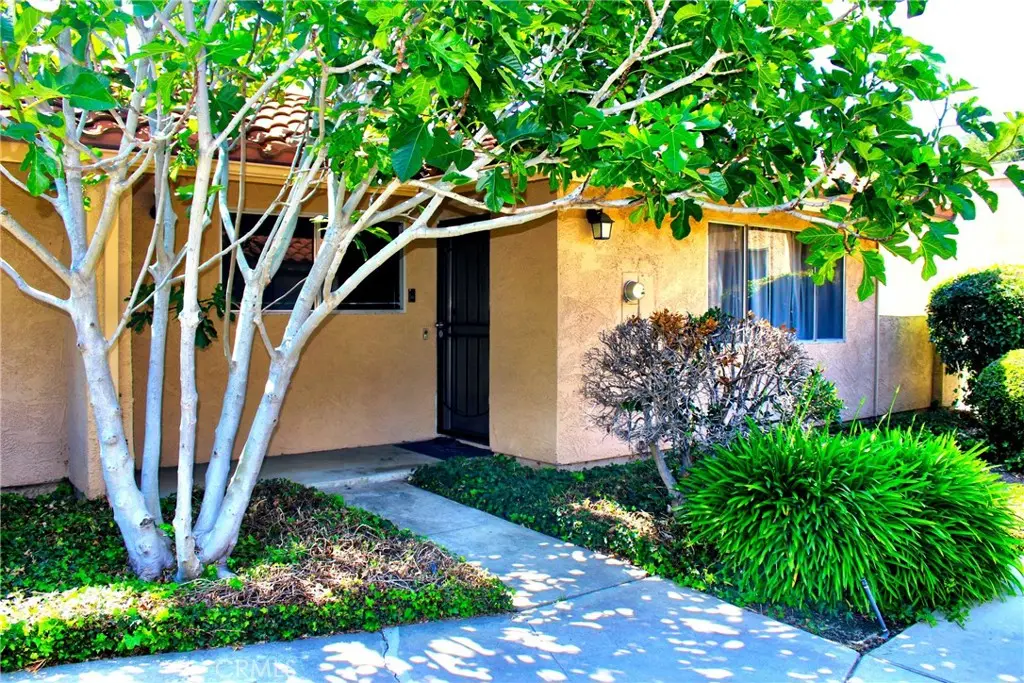 1049 W Pine c, Upland, CA — listing photo 1