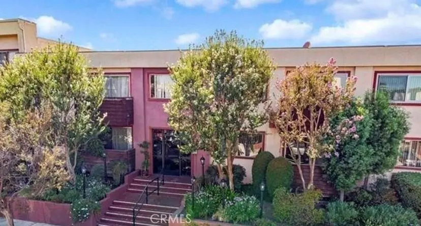 5403 Newcastle 8, Encino, CA — listing photo 1