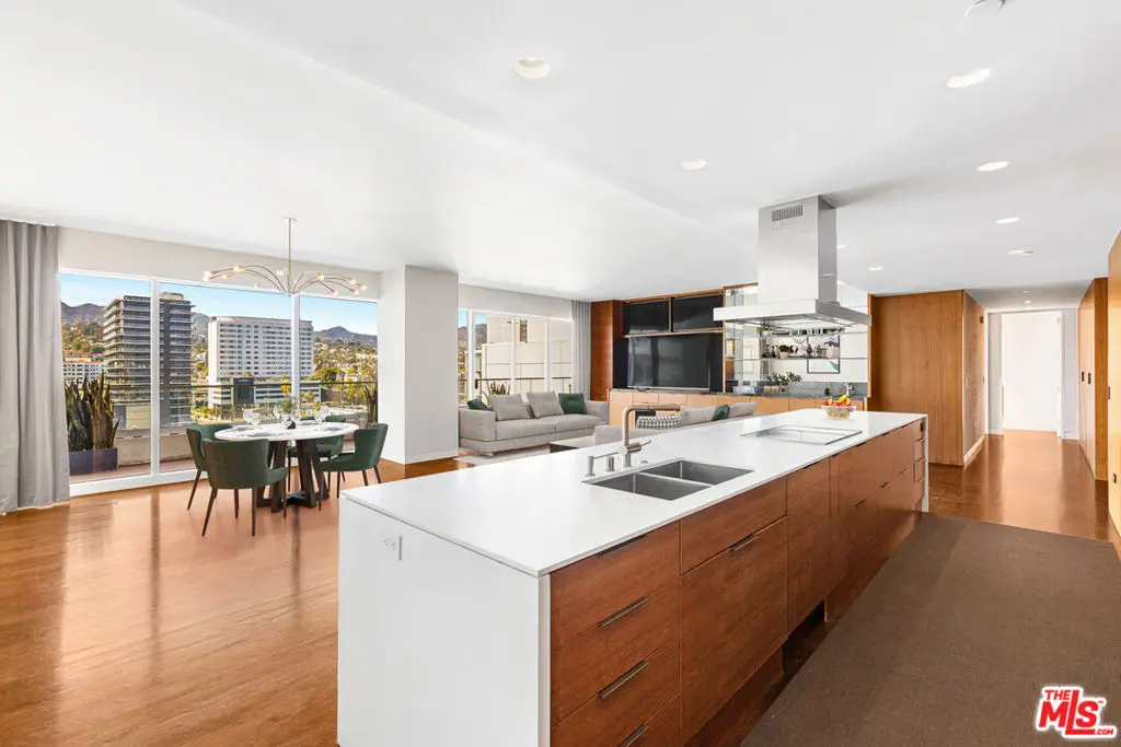 Condominium for rent at 6250 Hollywood Boulevard 14D, Los Angeles, CA featuring 3 beds and 4 baths