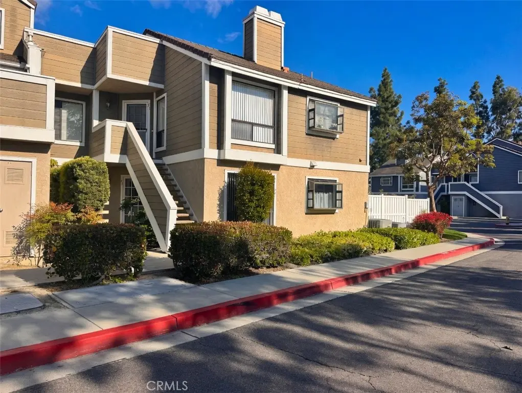 Condominium for sale at 49 Clover, Aliso Viejo, CA featuring 2 beds and 1 bath
