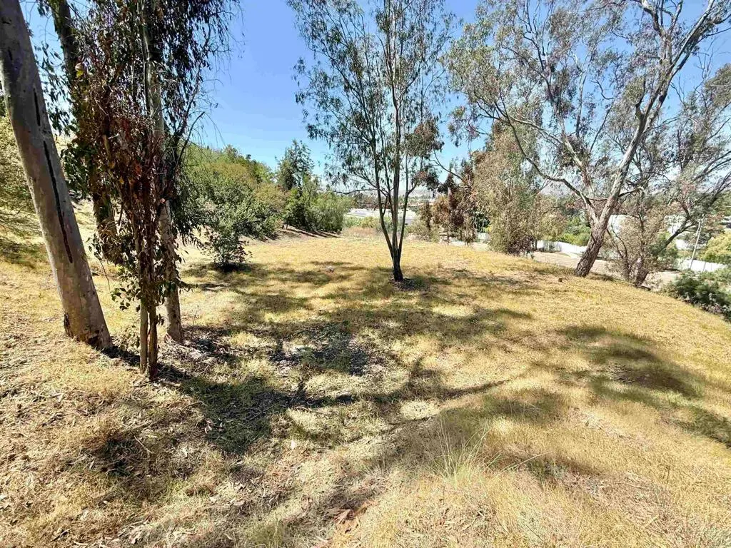 Mission Avenue, Oceanside, CA — listing photo 1