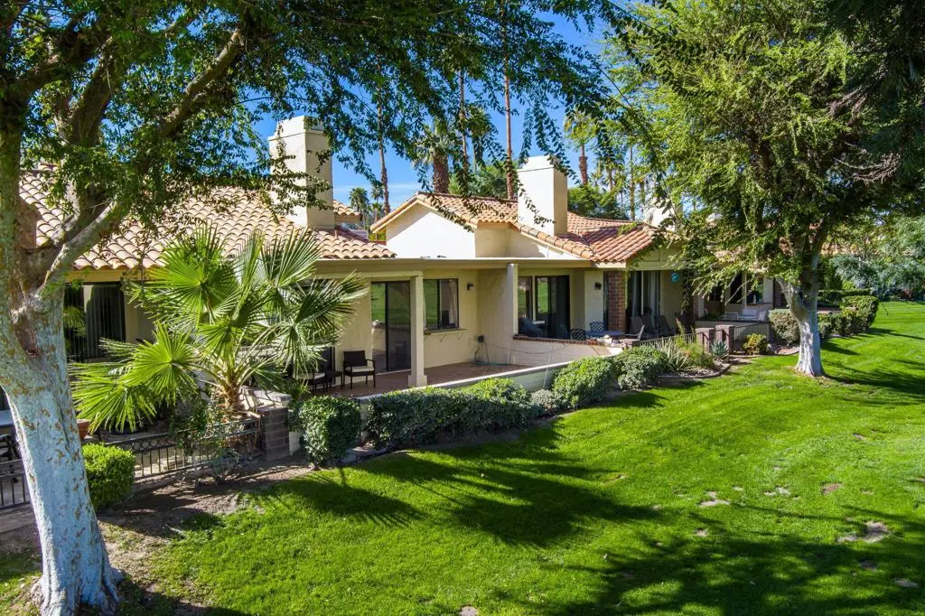 Residential Lease for rent at 280 Tolosa Circle, Palm Desert, Riverside County, CA featuring 2 beds and 2 baths