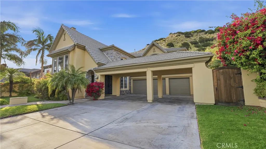 Single Family Residence for sale at 3426 Wedgewood Lane, Burbank, CA featuring 5 beds and 6 baths