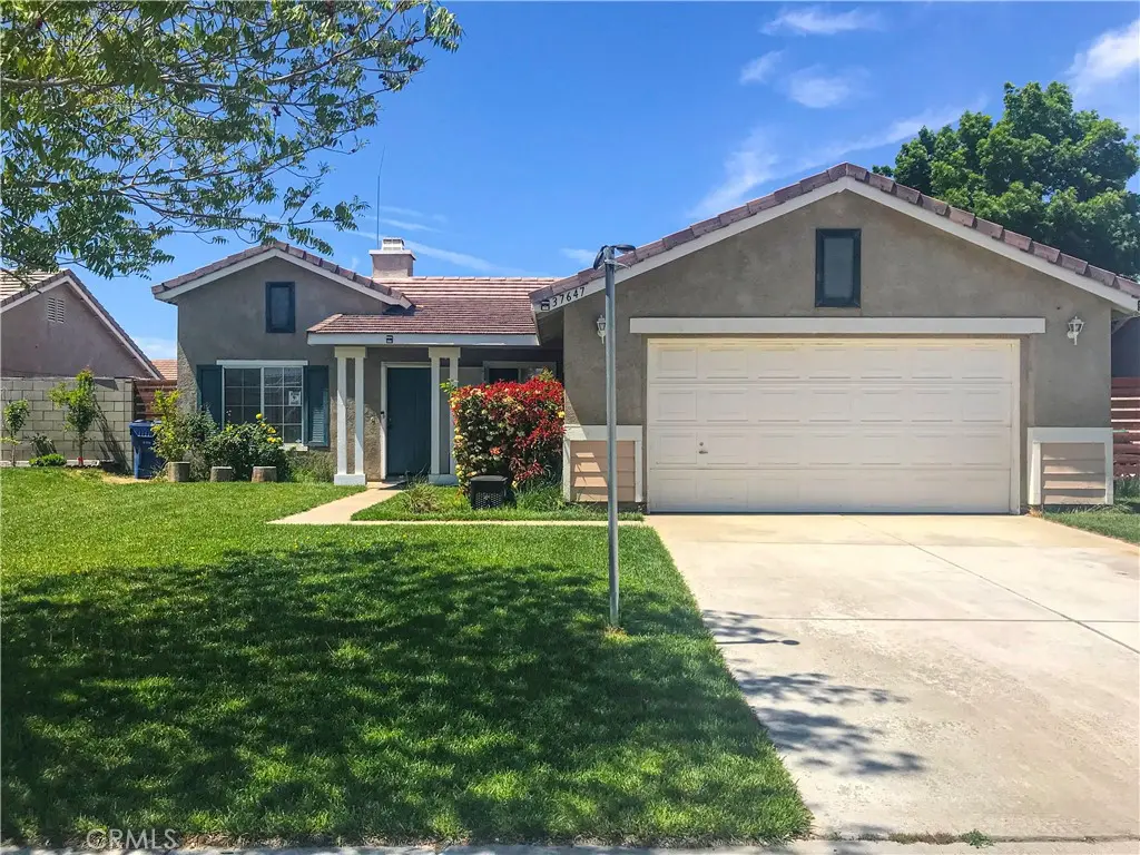 Residential Lease for rent at 37647 Hammer, Palmdale, Los Angeles County, CA featuring 4 beds and 3 baths
