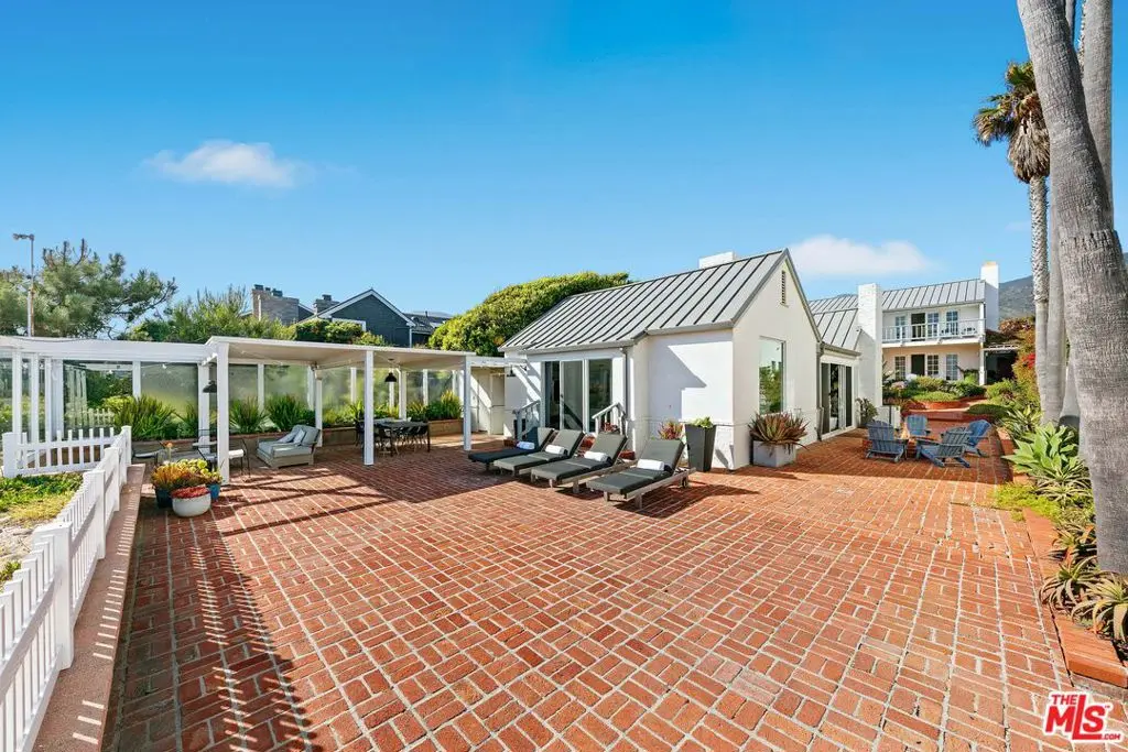 Single Family Residence for rent at 30830 BROAD BEACH Road, Malibu, CA featuring 5 beds and 4 baths
