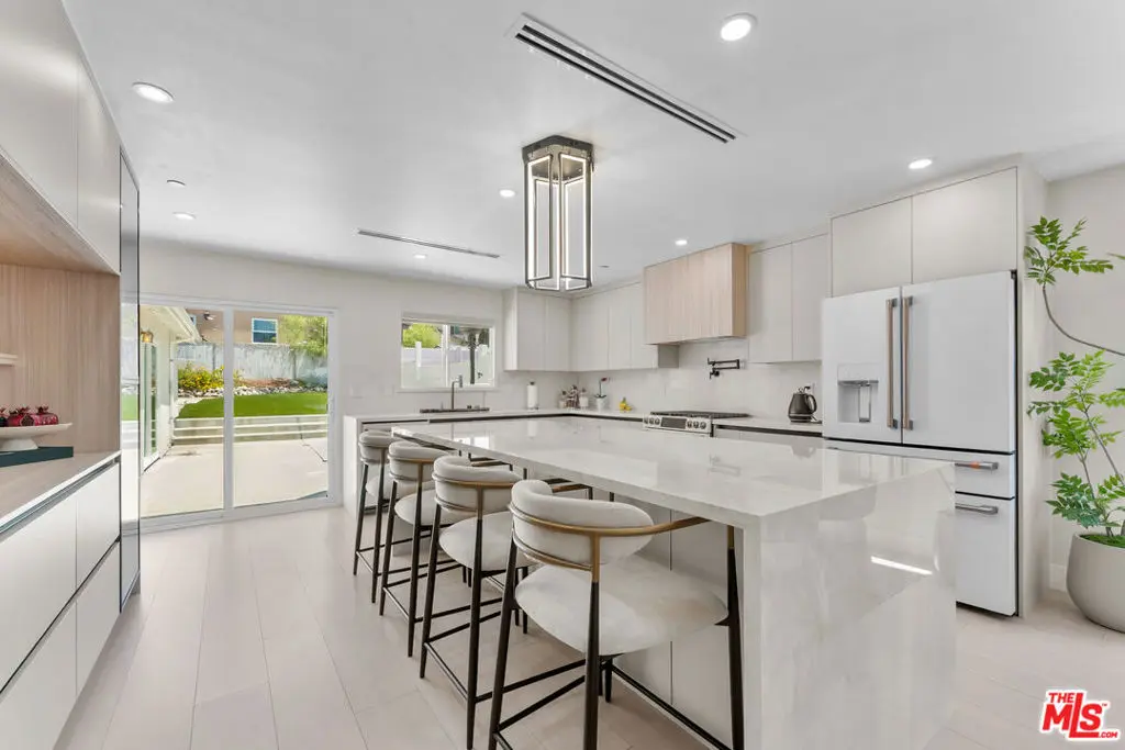 10360 Mcclemont Avenue, Tujunga, CA — listing photo 1