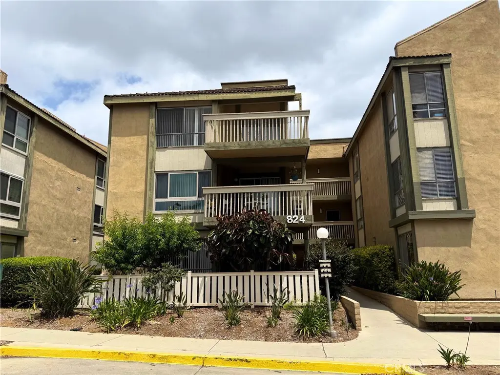 824 Pinetree Circle 36, Thousand Oaks, CA — listing photo 1