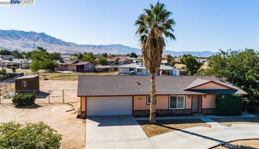 21019 Rambling, Apple Valley, CA — listing photo 1