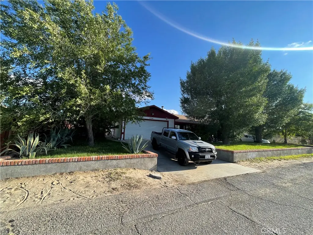 17244 Newmont Ave, Lancaster, CA — listing photo 1