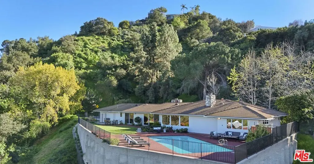 11107 Mountcastle Drive, Studio City, CA — listing photo 1