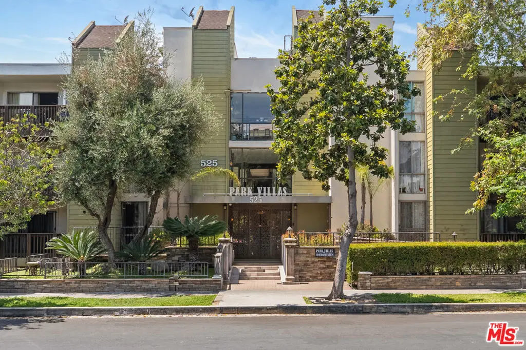 Condominium for sale at 525 S Ardmore Avenue 107, Los Angeles, CA featuring 1 bed and 1 bath