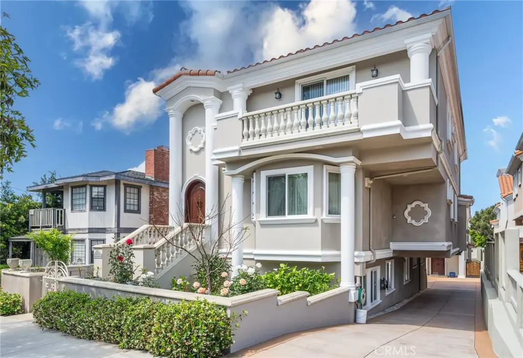 Townhouse for sale at 217 S Irena Avenue A, Redondo Beach, CA featuring 6 beds and 4 baths
