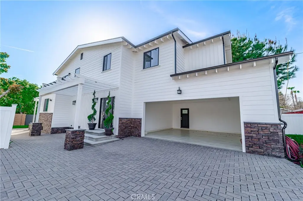 Residential Lease for rent at 13128 Putnam Street, Whittier, Los Angeles County, CA featuring 4 beds and 3 baths
