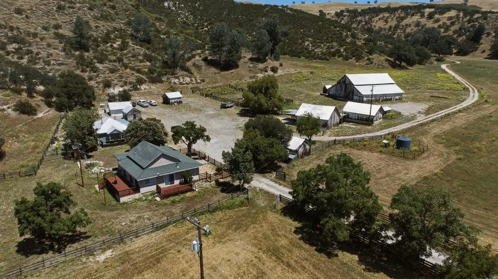 31341 Airline Highway, Paicines, CA — listing photo 1