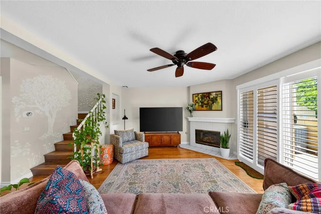 Townhouse for sale at 2731 Erringer 71, Simi Valley, CA featuring 3 beds and 3 baths