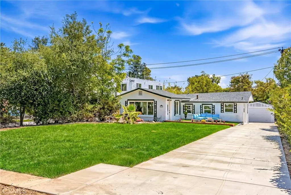 1280 E Woodbury, Pasadena, CA — listing photo 1