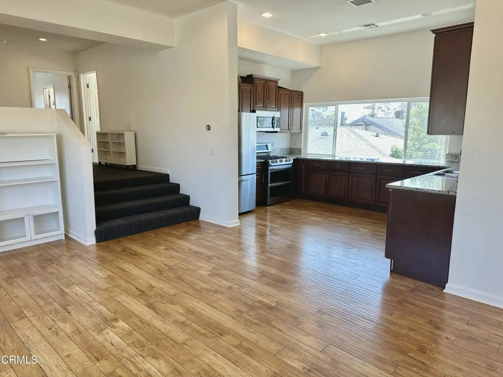 Residential Lease for rent at 2117 9th Avenue, Los Angeles, Los Angeles County, CA featuring 3 beds and 2 baths