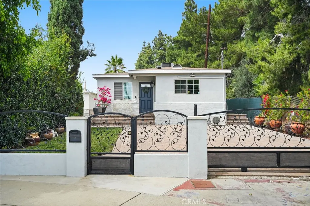 15627 Vintage, North Hills, CA — listing photo 1