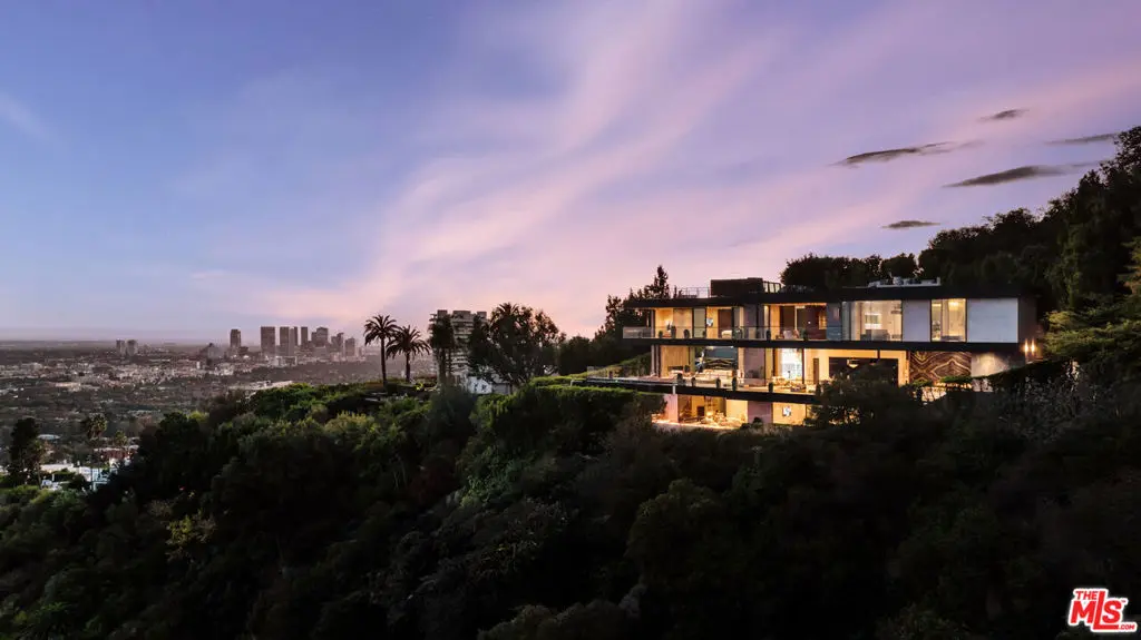 Single Family Residence for sale at 9199 Thrasher Avenue, Los Angeles, CA featuring 5 beds and 9 baths