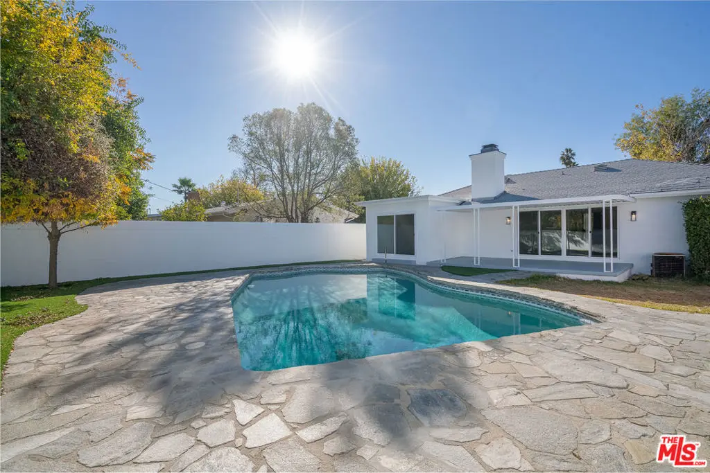 6522 Kessler Avenue, Woodland Hills, CA — listing photo 1