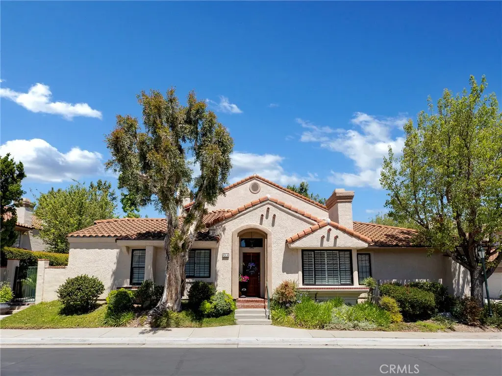 Condominium for sale at 424 Country Club Drive A, Simi Valley, CA featuring 2 beds and 2 baths