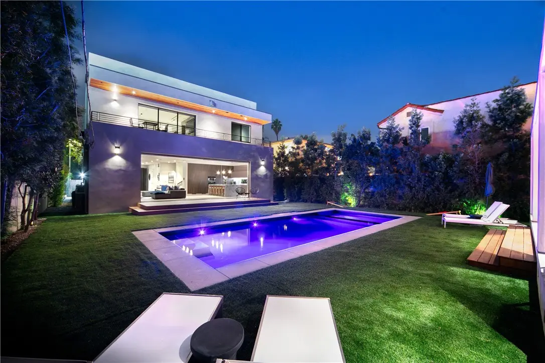 Residential Lease for rent at 716 N Fuller, Los Angeles, Los Angeles County, CA featuring 4 beds and 6 baths