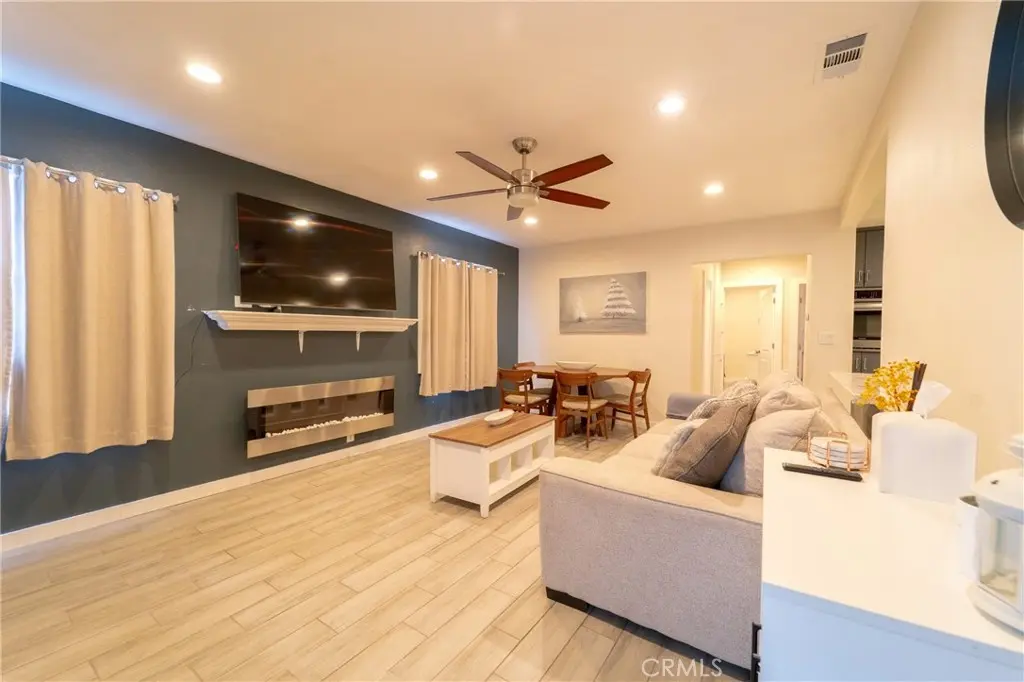 Single Family Residence for rent at 411 E 115th, Los Angeles, CA featuring 2 beds and 2 baths