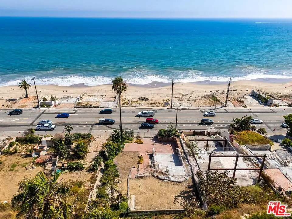 21525 Pacific Coast Highway, Malibu, CA — listing photo 1