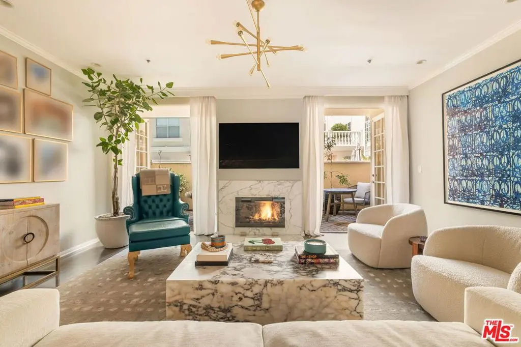Residential Lease for rent at 930 N Doheny Drive 103, West Hollywood, Los Angeles County, CA featuring 2 beds and 3 baths