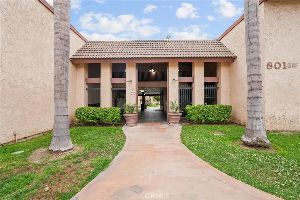 801 S Lyon A213, Santa Ana, CA — listing photo 1
