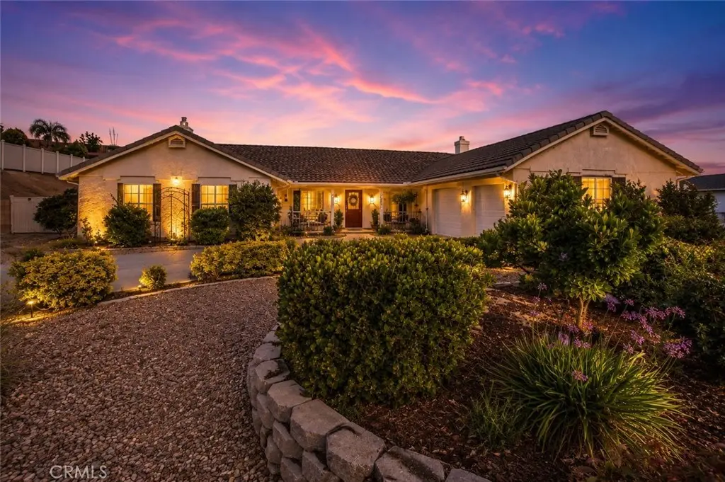 13997 Riverside, Apple Valley, CA — listing photo 1