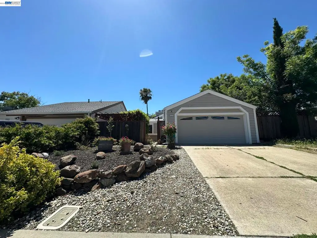 Single Family Residence for sale at 3225 ISLEWOOD CT, Antioch, CA featuring 3 beds and 2 baths