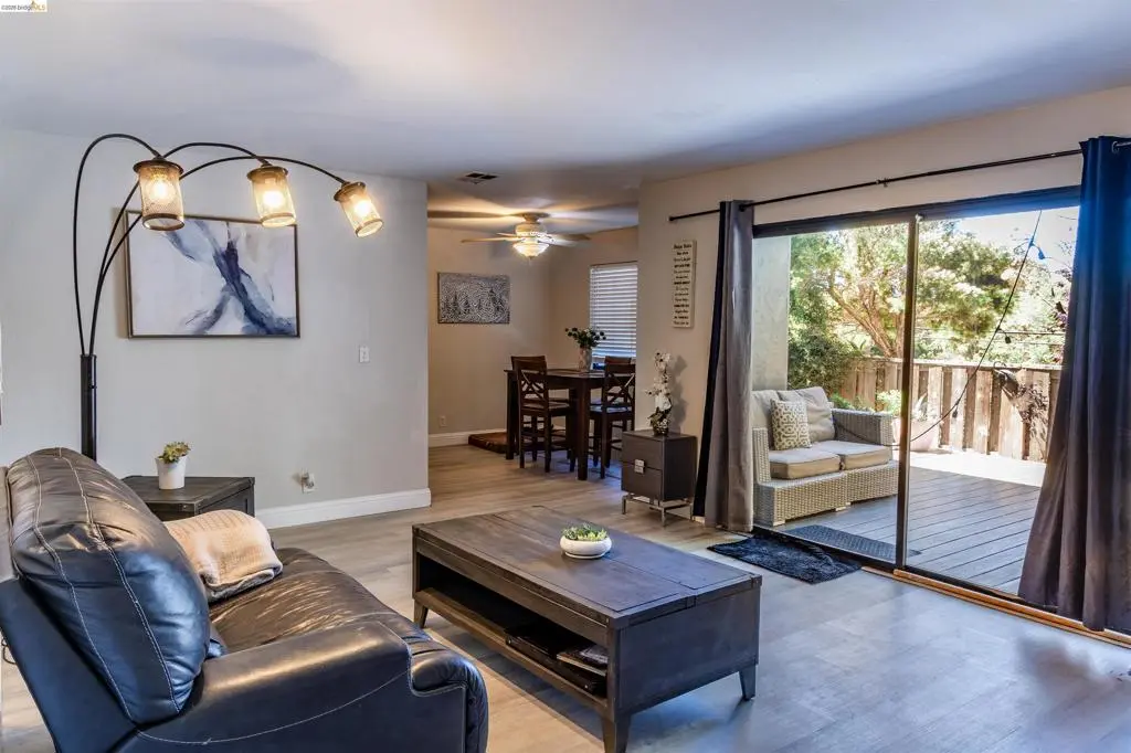 Condominium for sale at 900 Cambridge Dr 31, Benicia, CA featuring 2 beds and 1 bath