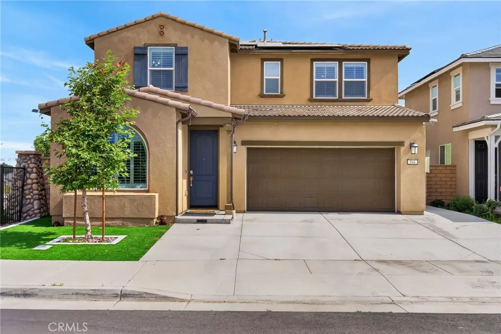944 Half Moon Avenue, Redlands, CA — listing photo 1