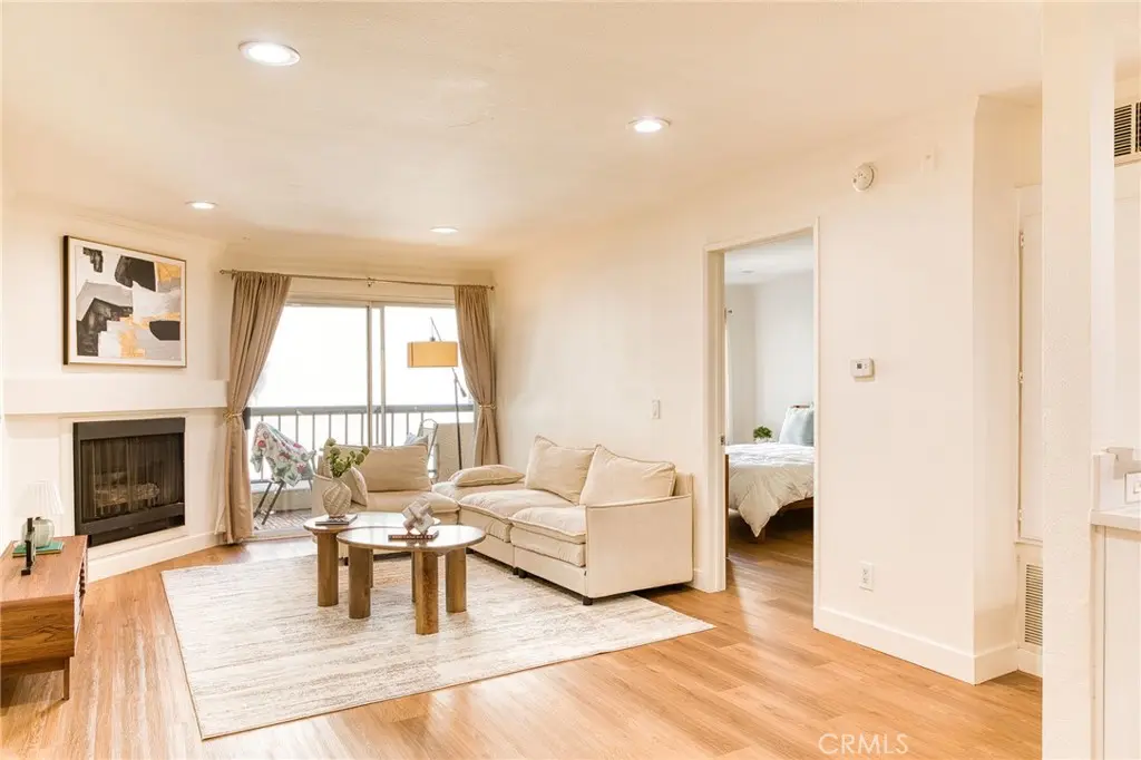 5510 Owensmouth 218, Woodland Hills, CA — listing photo 1