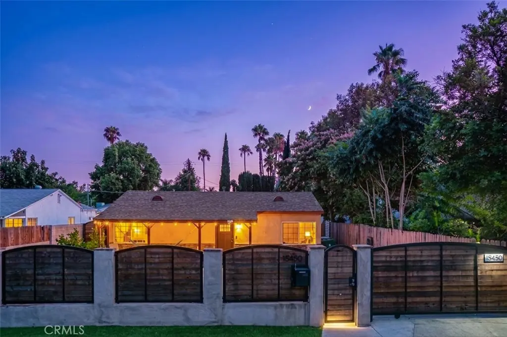 15450 Archwood, Van Nuys, CA — listing photo 1