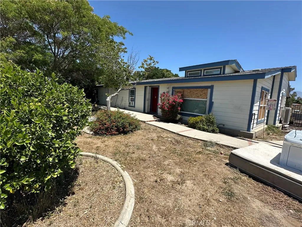 1420 Isaacs, Hemet, CA — listing photo 1