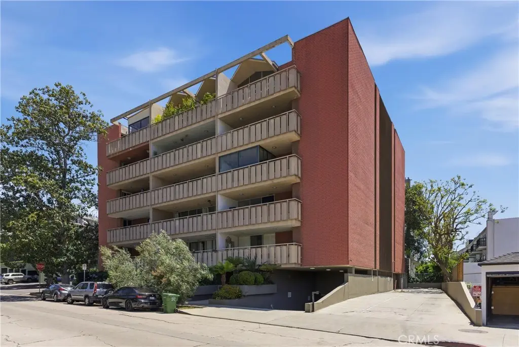 Condominium for sale at 11044 Ophir Drive 406, Los Angeles, CA featuring 2 beds and 2 baths