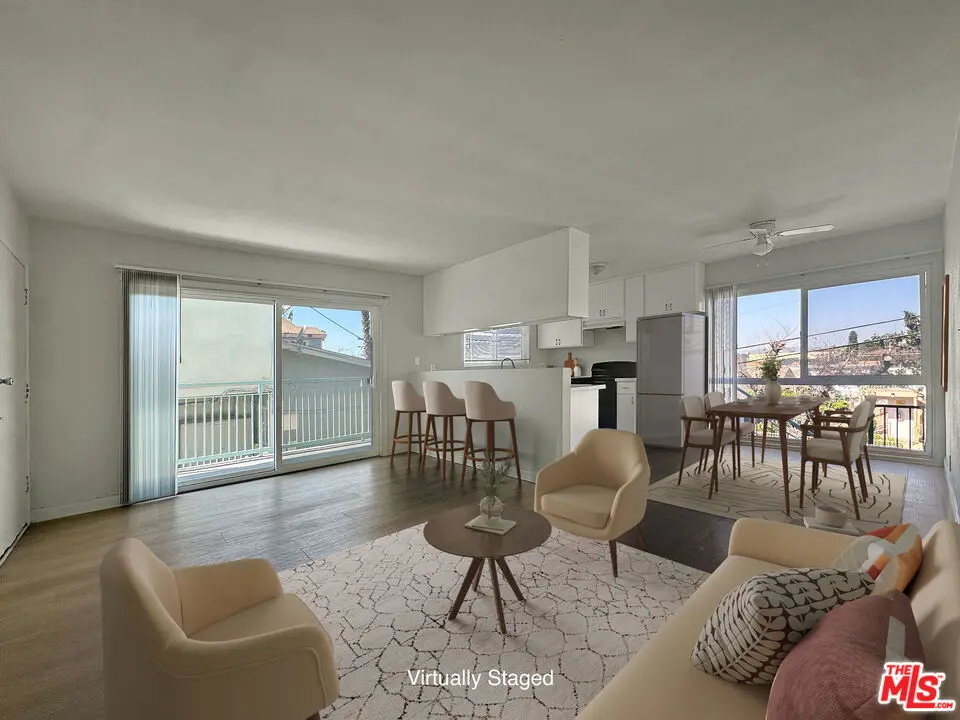 Residential Lease for rent at 220 E Hyde Park 1, Inglewood, Los Angeles County, CA featuring 1 bed and 1 bath