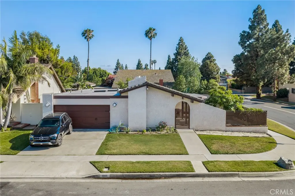 Single Family Residence for sale at 1099 Salinas, Costa Mesa, CA featuring 4 beds and 2 baths