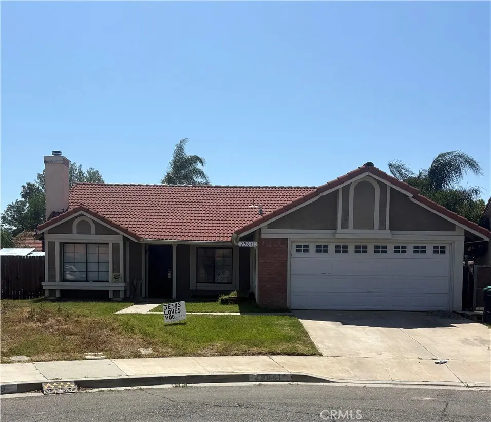 Single Family Residence for sale at 29641 Via Sonroseo, Menifee, CA featuring 3 beds and 2 baths