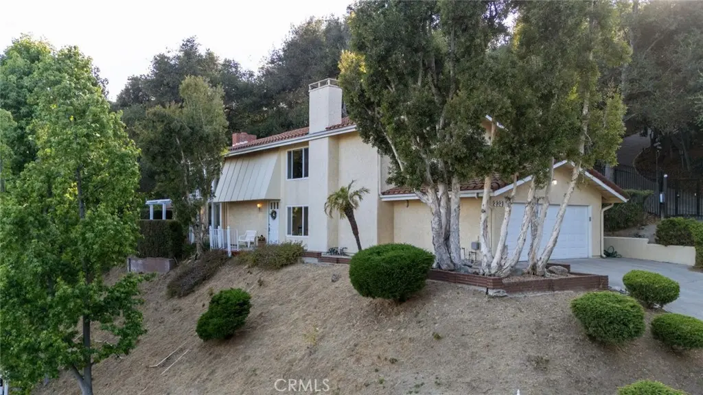 Single Family Residence for sale at 2321 Via Saldivar, Glendale, CA featuring 3 beds and 3 baths