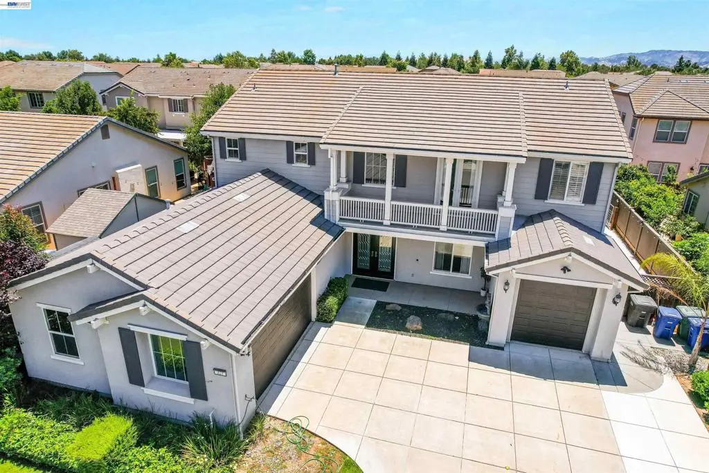 Single Family Residence for sale at 321 Myrtle Ln, Oakley, CA featuring 5 beds and 4 baths