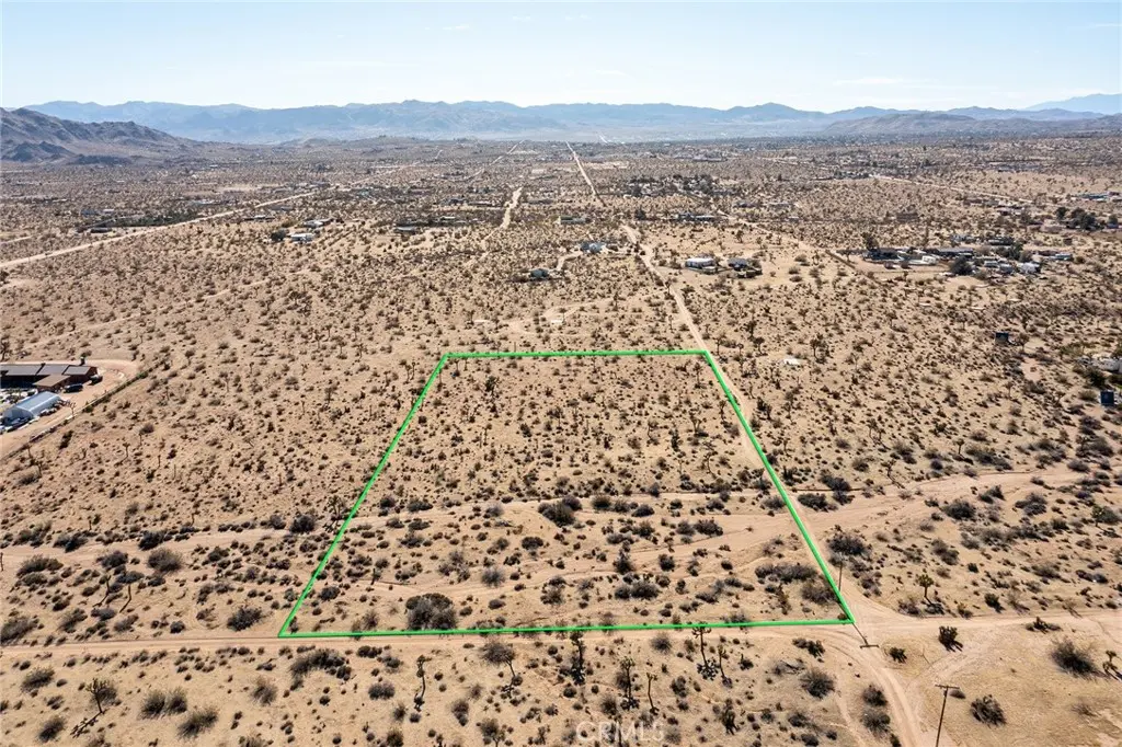 59525 La Crescenta Drive, Yucca Valley, CA — listing photo 1